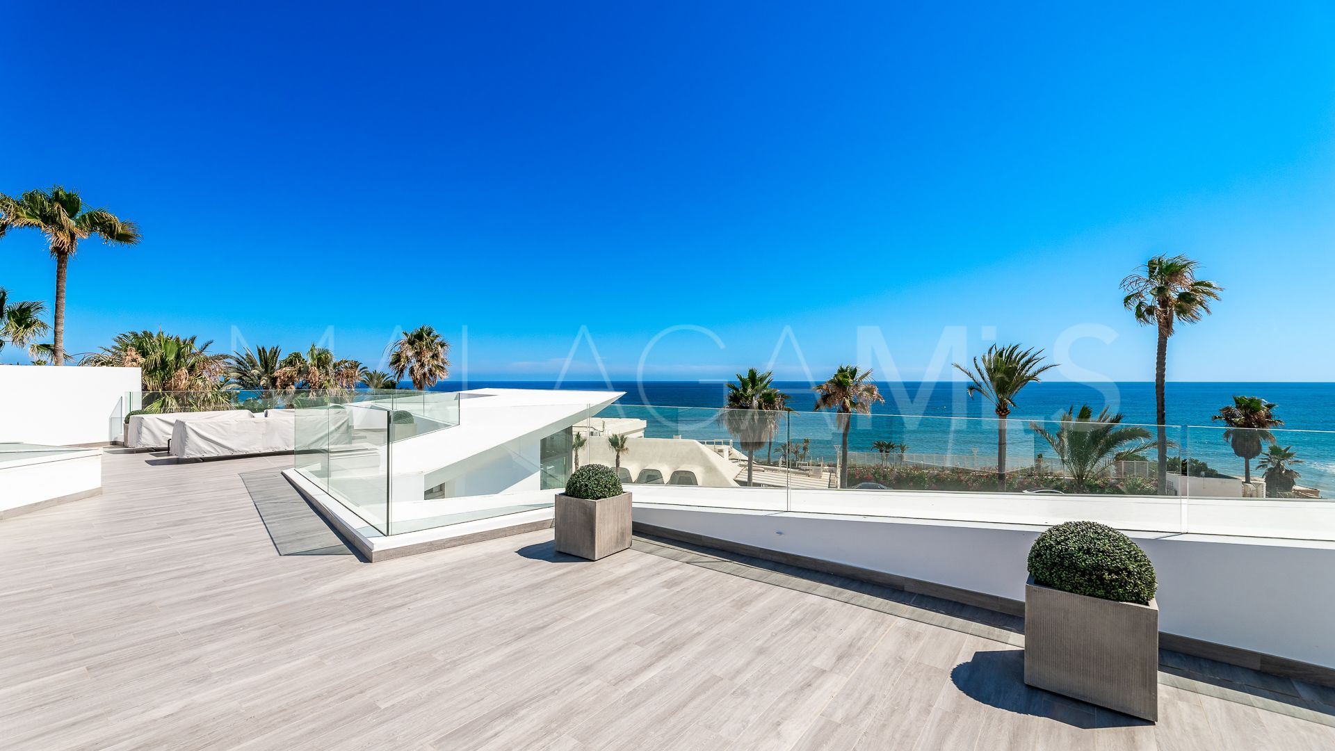 Villa for sale in Los Monteros