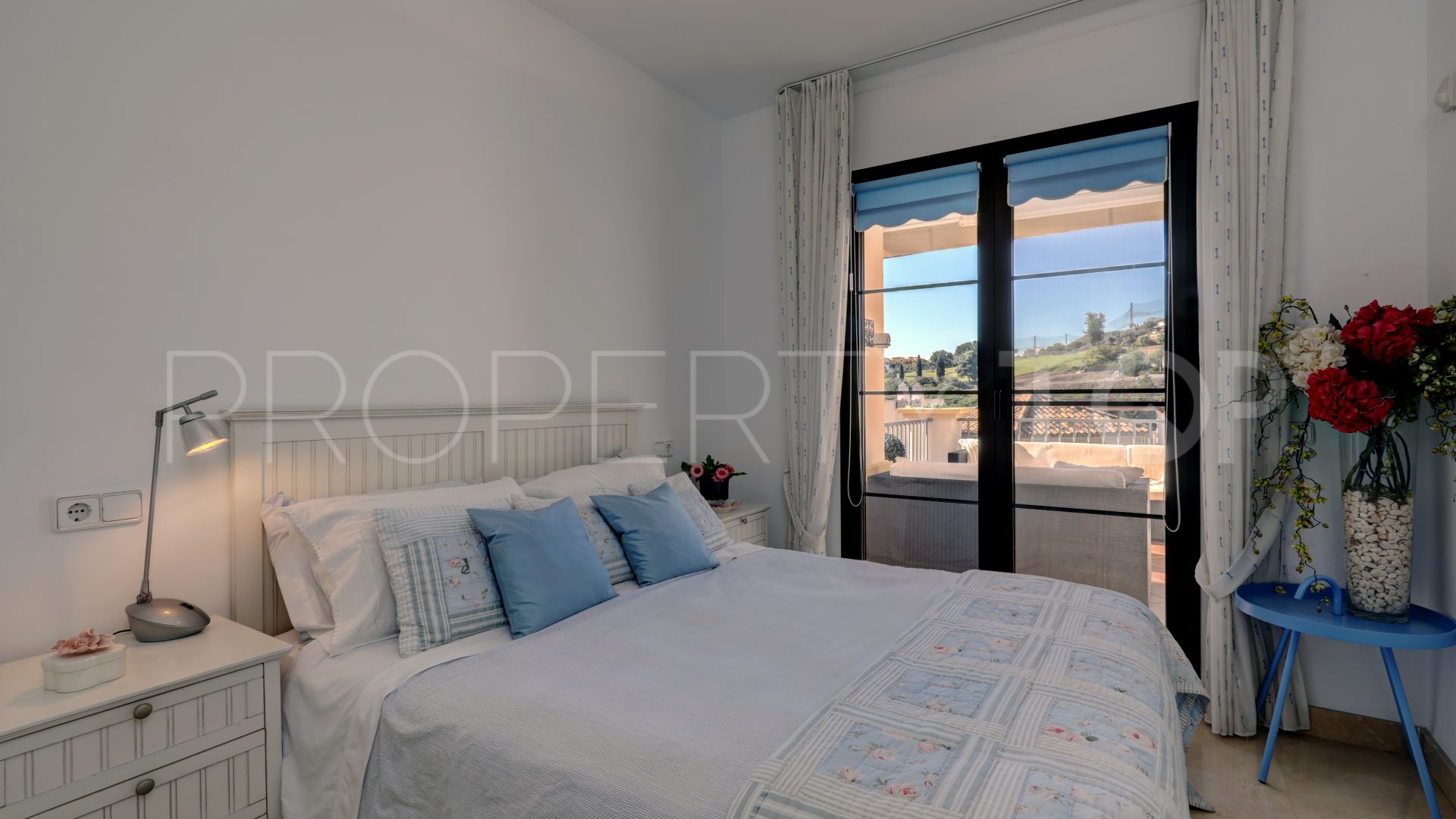 Buy ground floor apartment with 3 bedrooms in Los Arqueros