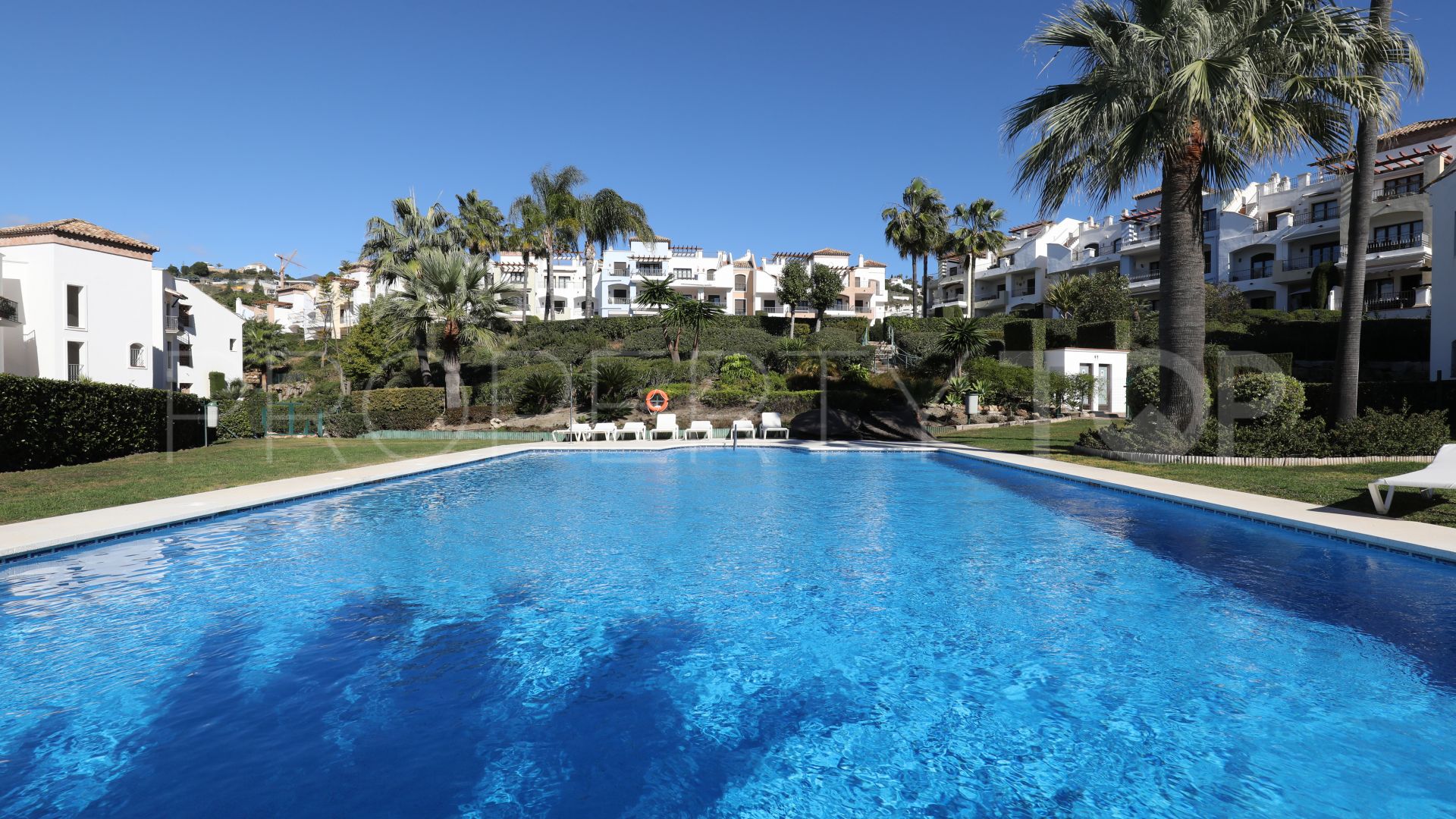 Buy ground floor apartment with 3 bedrooms in Los Arqueros