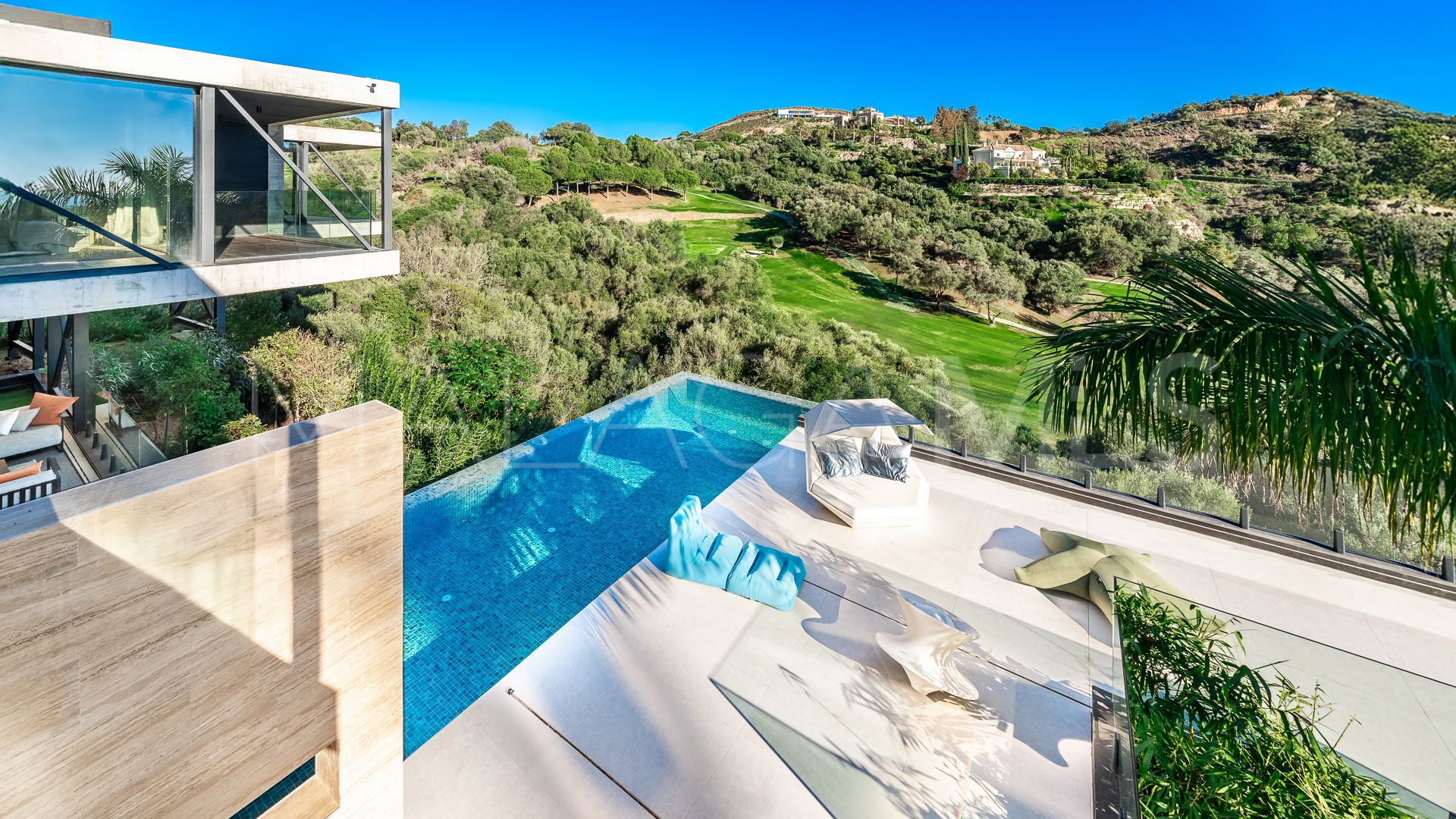 For sale 5 bedrooms villa in Marbella Club Golf Resort