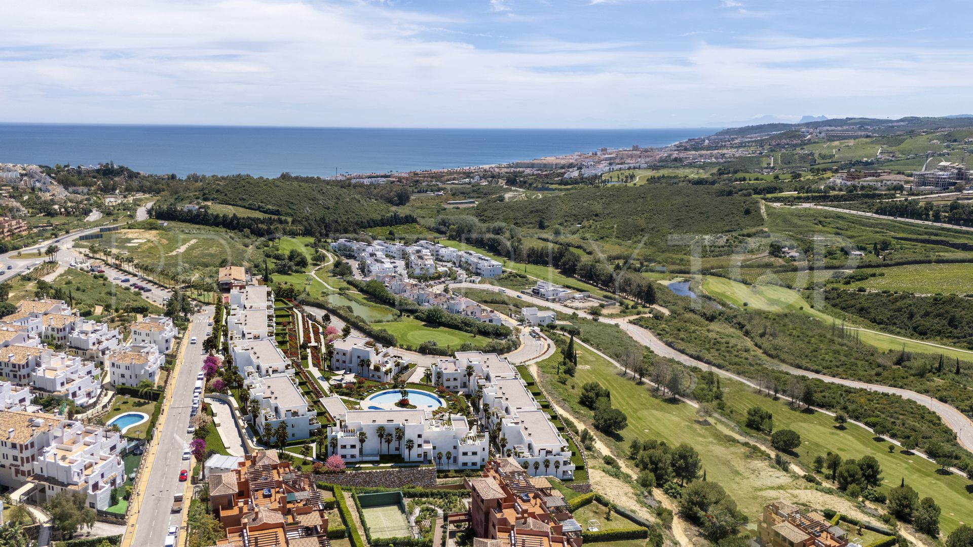 For sale Casares Golf 2 bedrooms ground floor apartment