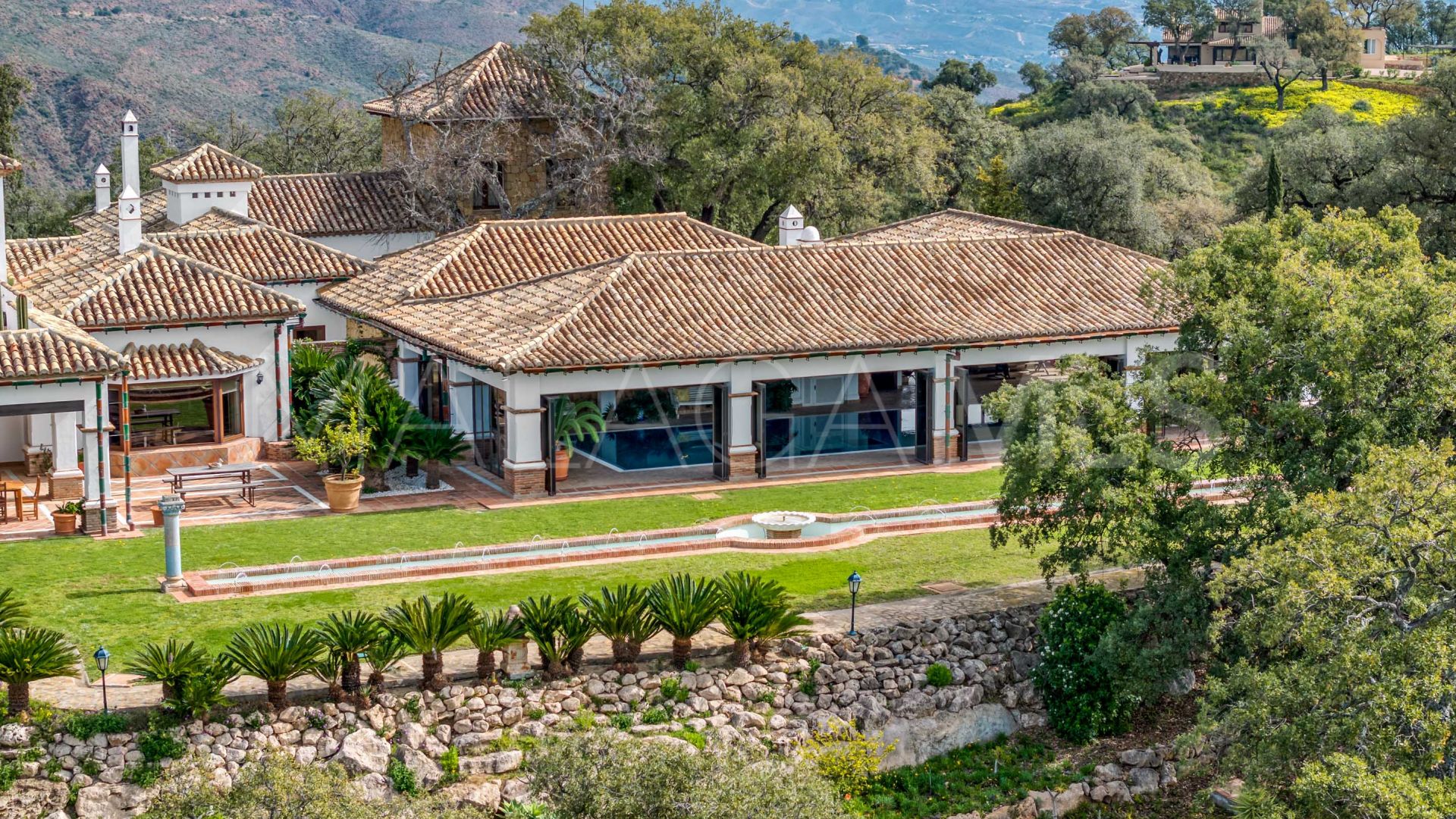 Villa for sale in La Mairena