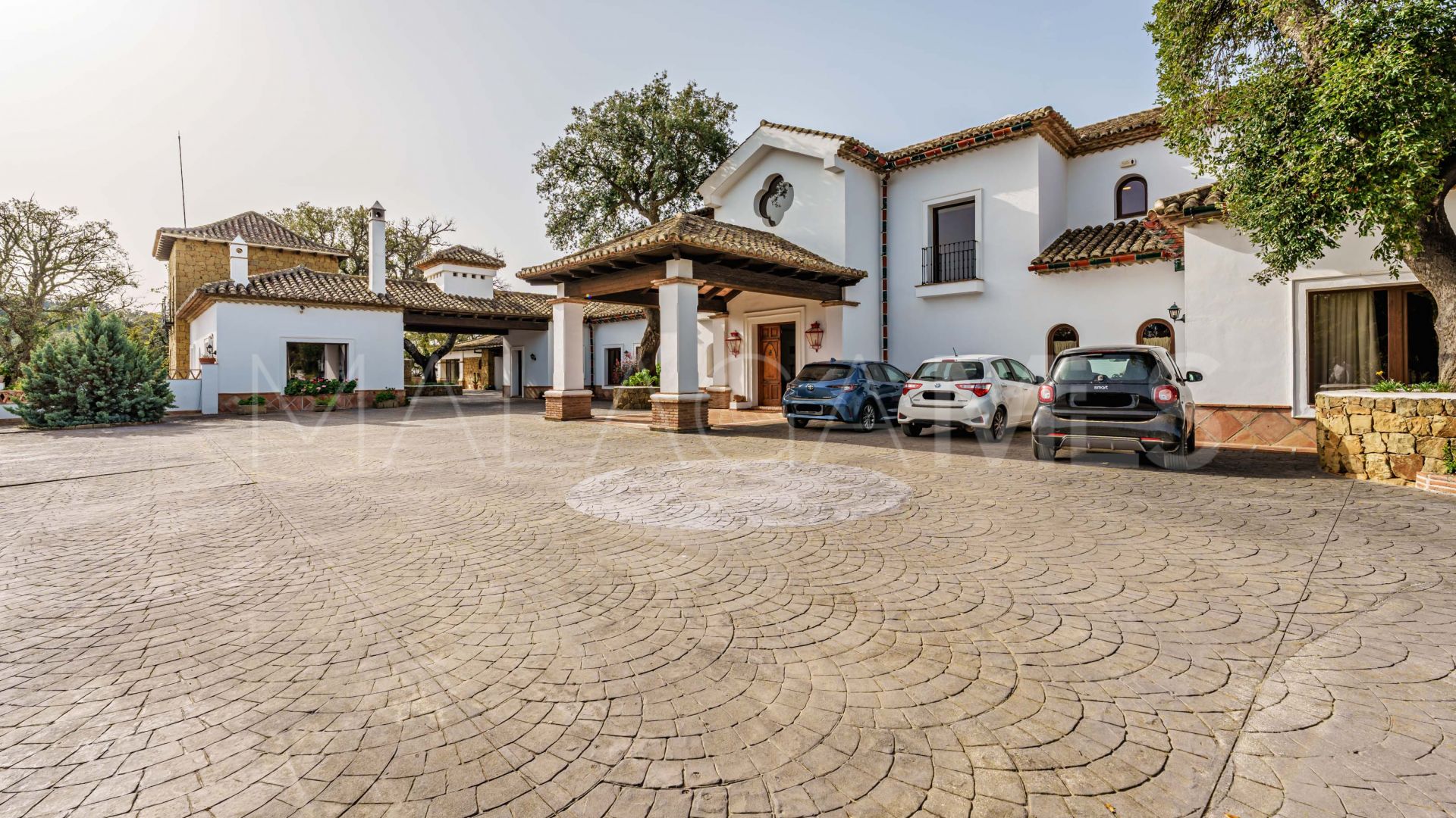 Se vende villa with 7 bedrooms in La Mairena