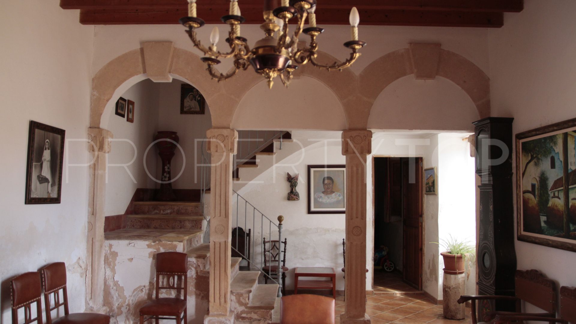 For sale Algaida finca with 14 bedrooms