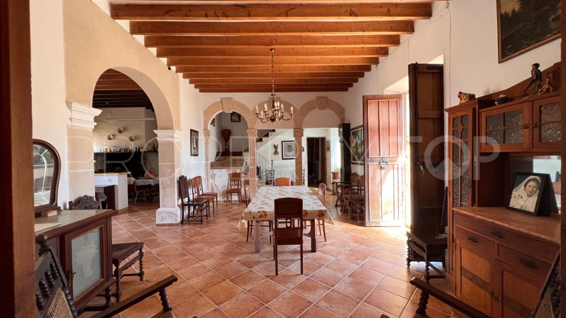 For sale Algaida finca with 14 bedrooms