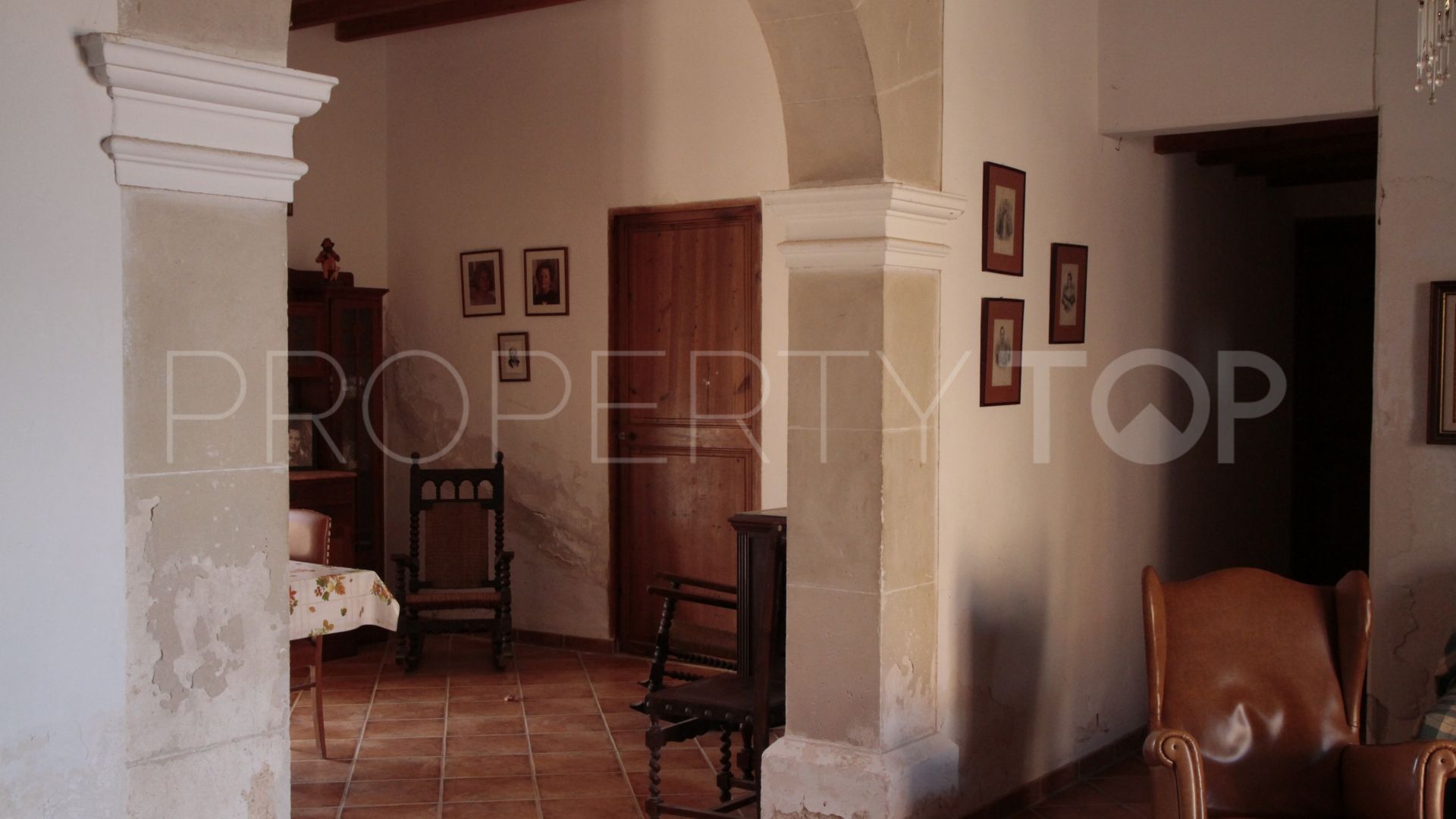 For sale Algaida finca with 14 bedrooms