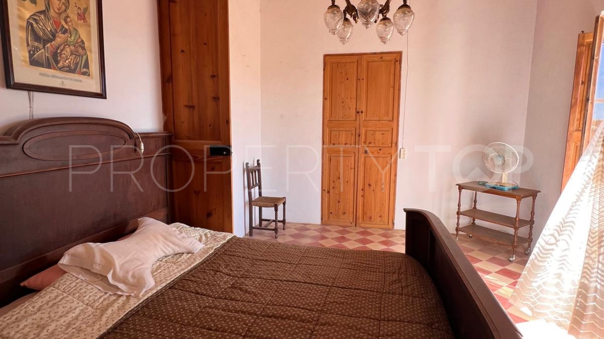 For sale Algaida finca with 14 bedrooms