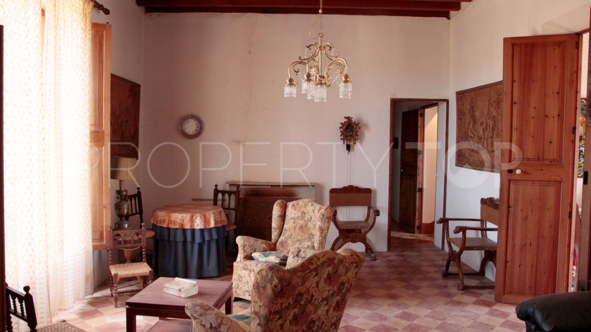 For sale Algaida finca with 14 bedrooms