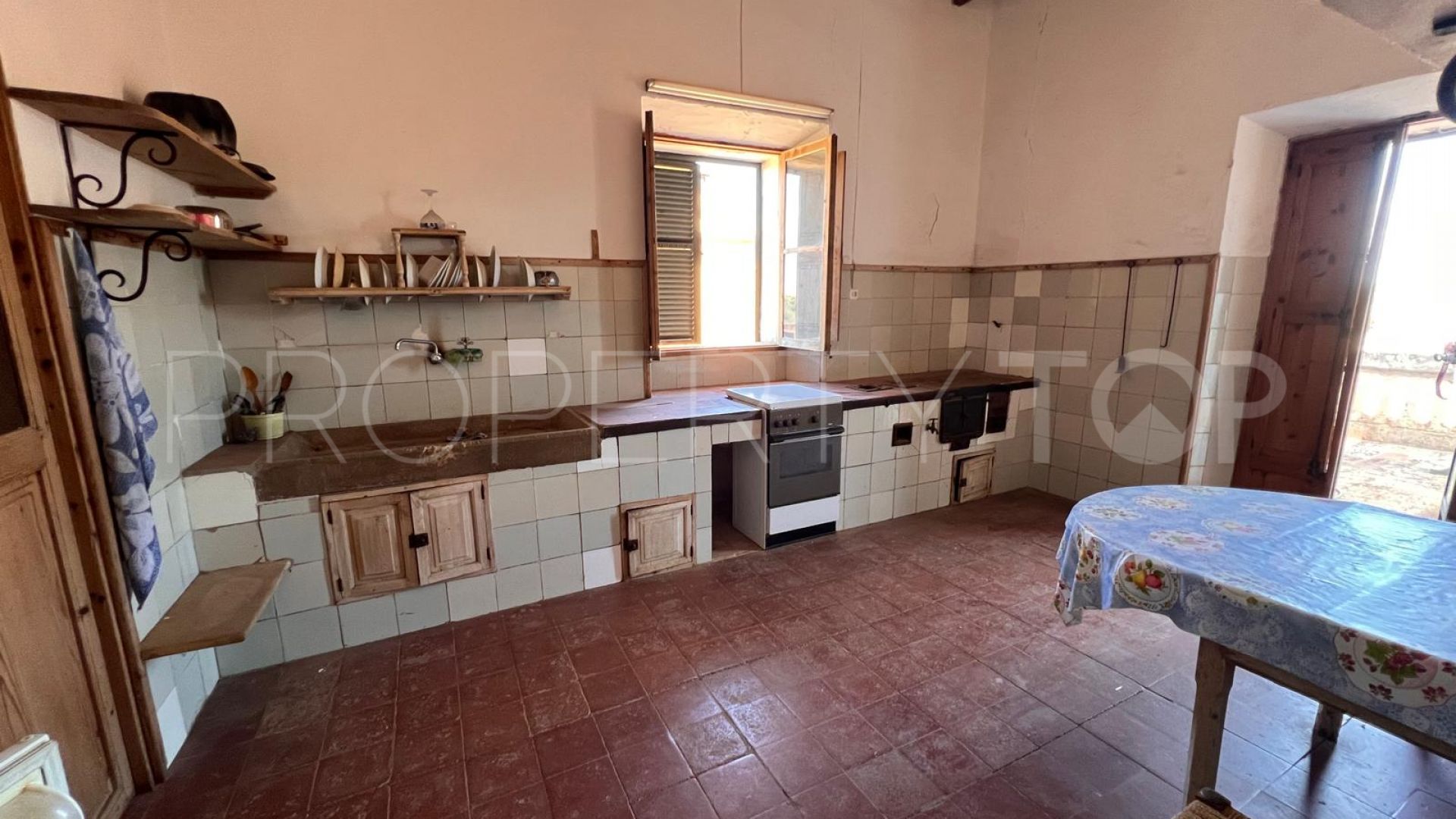 For sale Algaida finca with 14 bedrooms