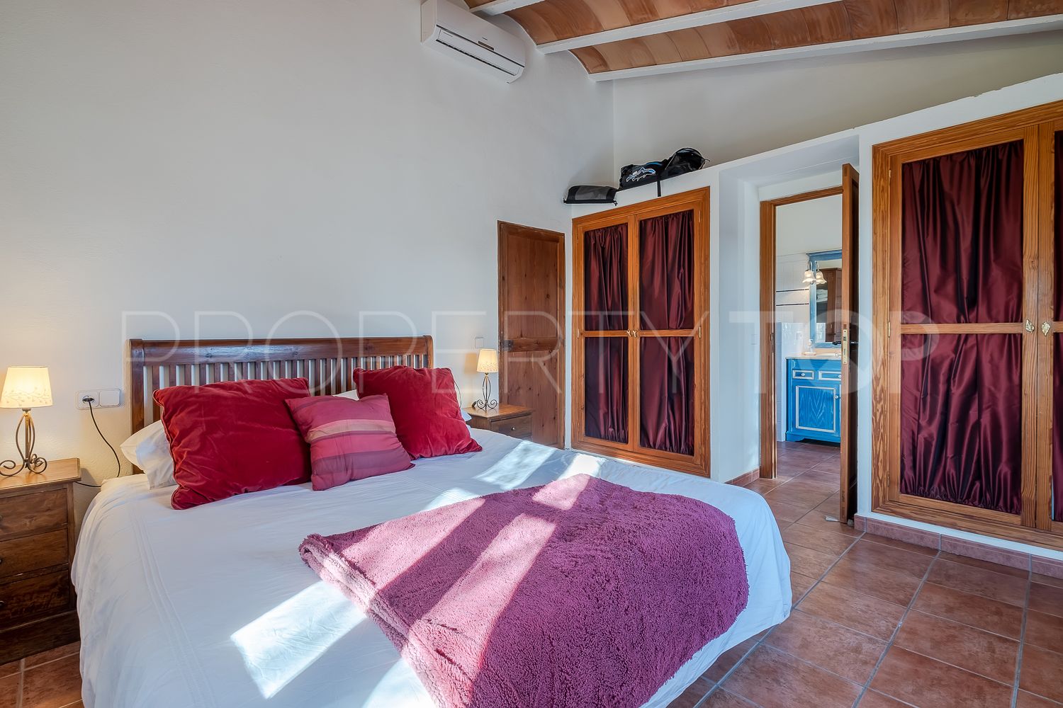Se vende casa de 6 dormitorios en Inca