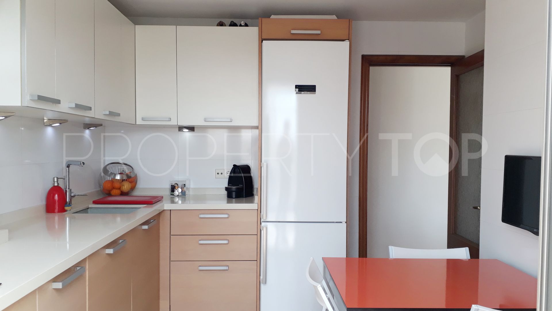Buy apartment in Palma de Mallorca with 3 bedrooms