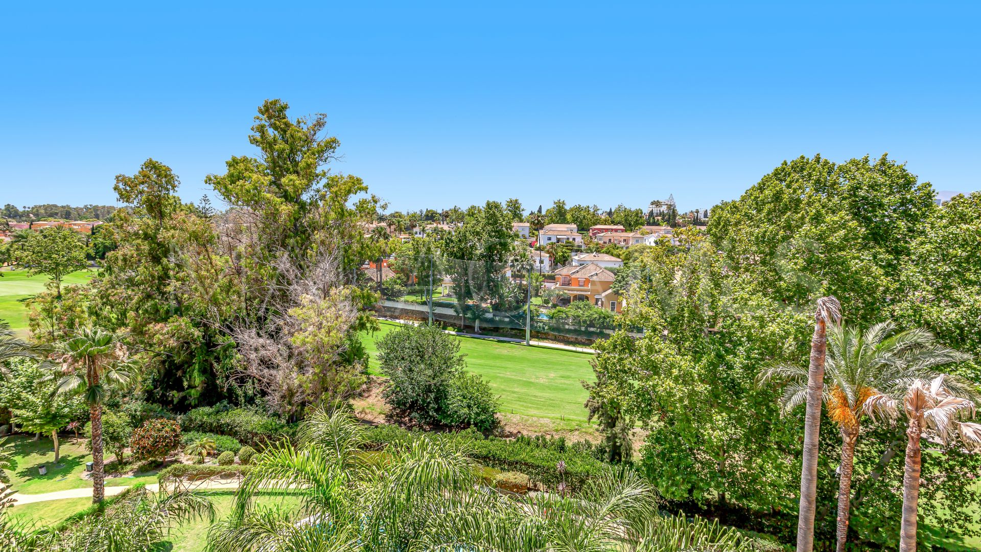 Duplex penthouse for sale in Guadalmina Alta