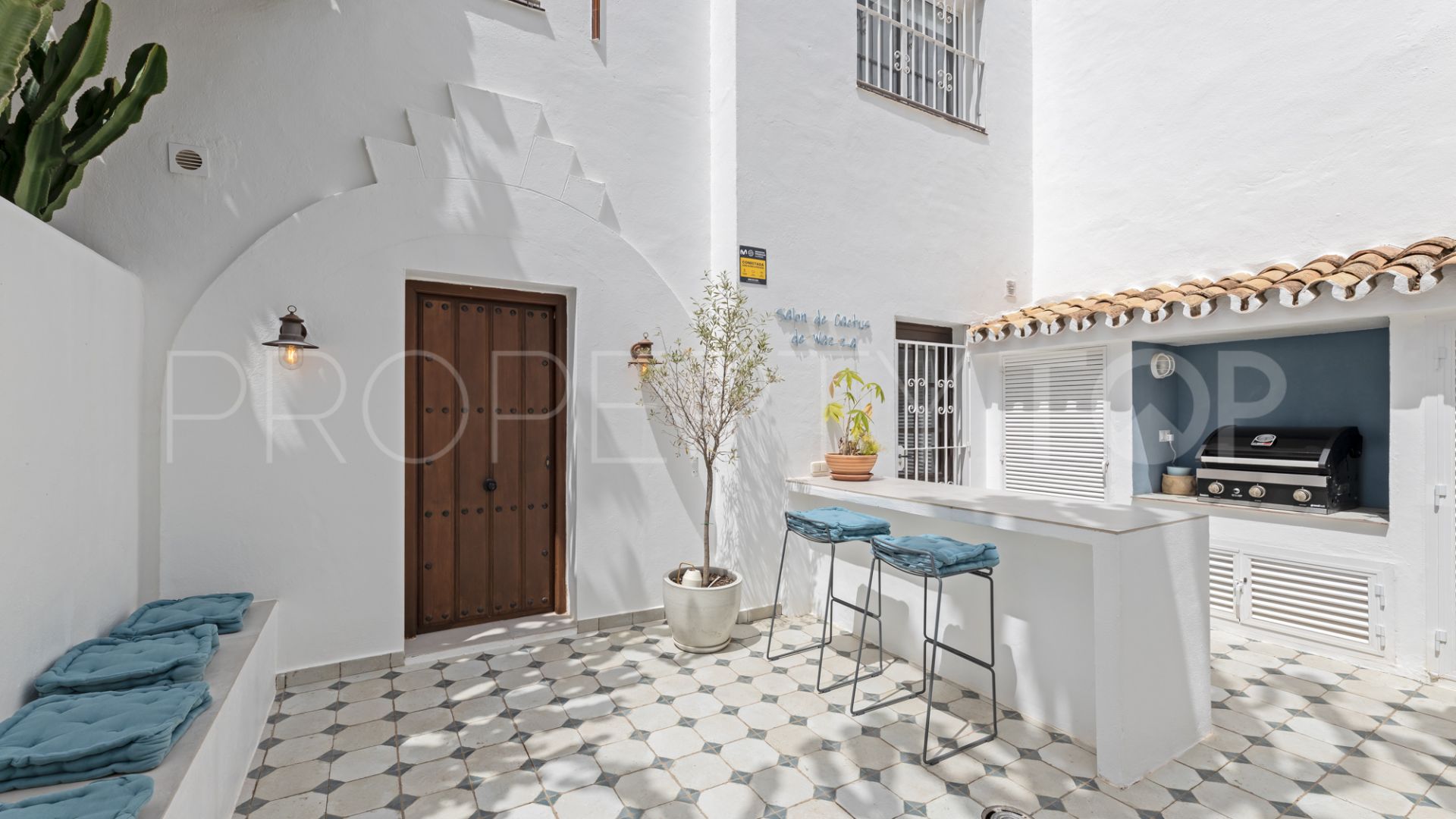 For sale town house in Nueva Andalucia