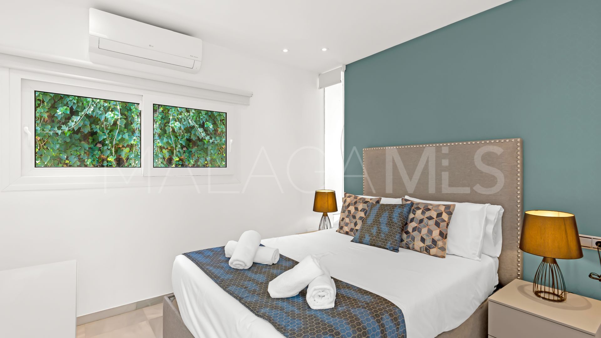 Villa de 4 bedrooms for sale in Nueva Andalucia