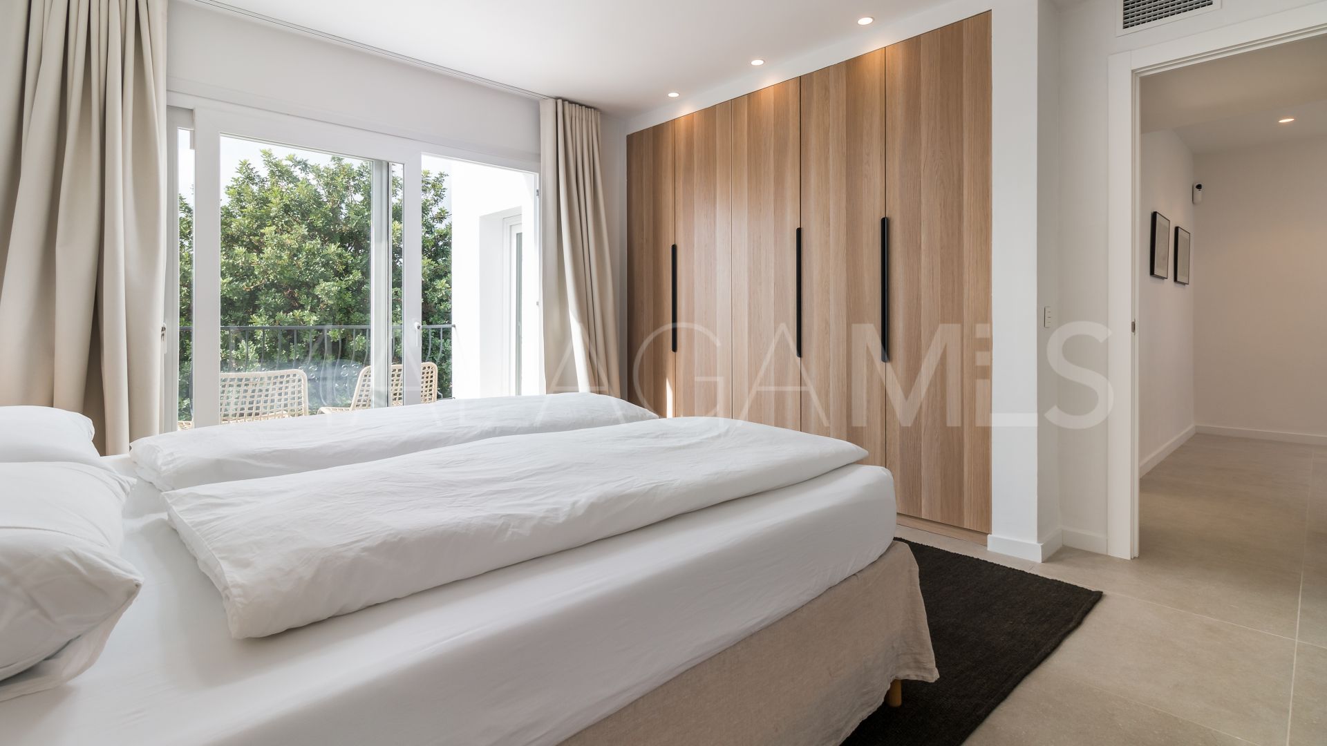 Parvilla for sale in Cerros del Lago