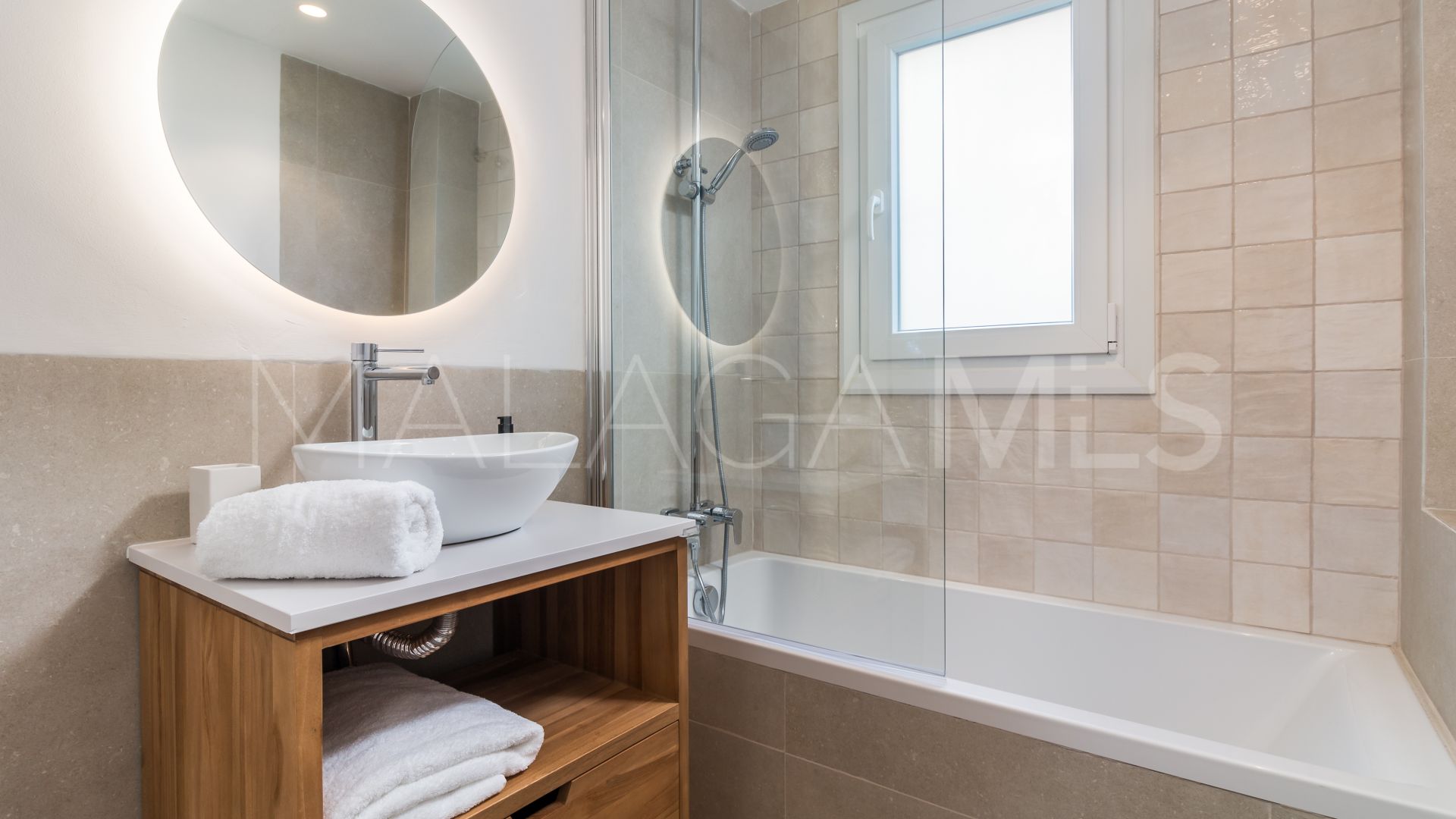 Parvilla for sale in Cerros del Lago