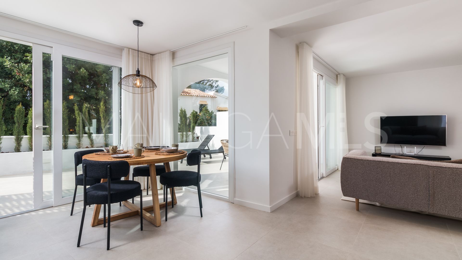 Parvilla for sale in Cerros del Lago