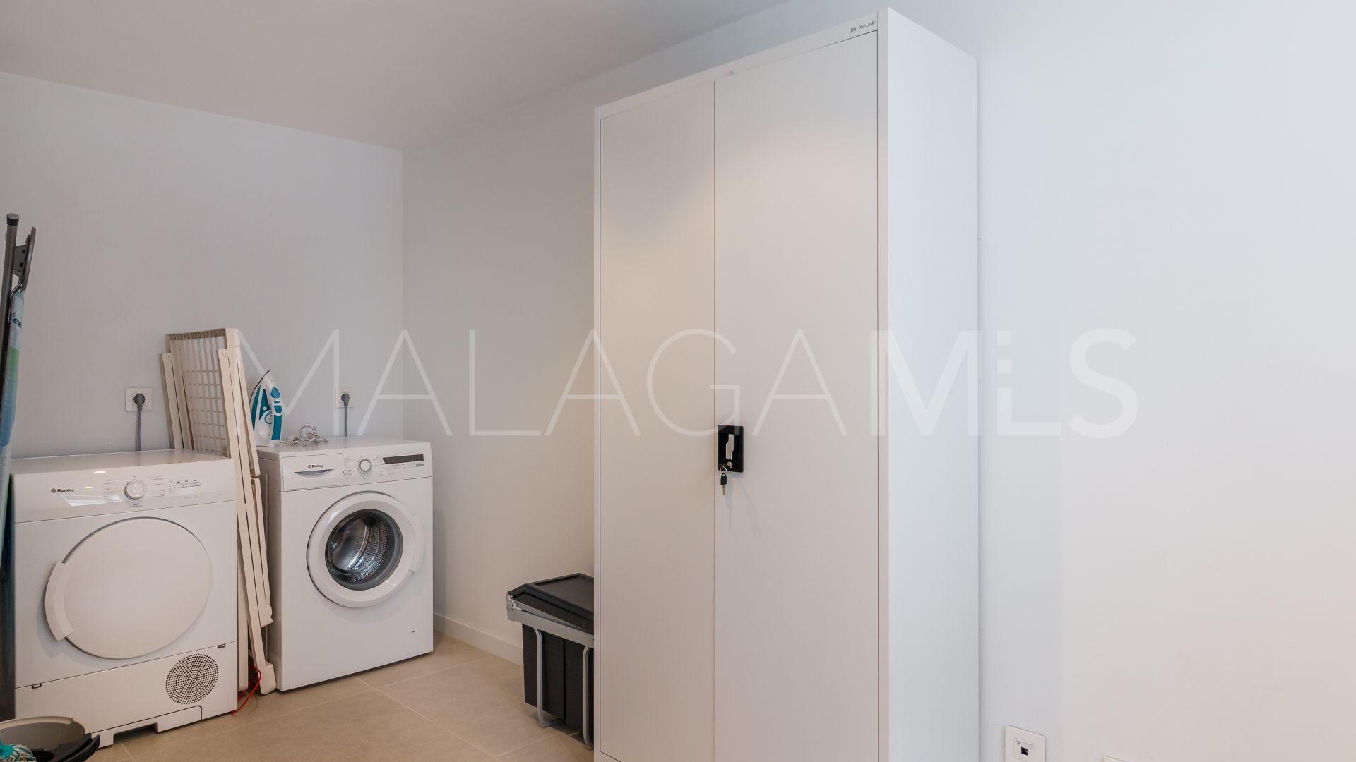 Parvilla for sale in Cerros del Lago