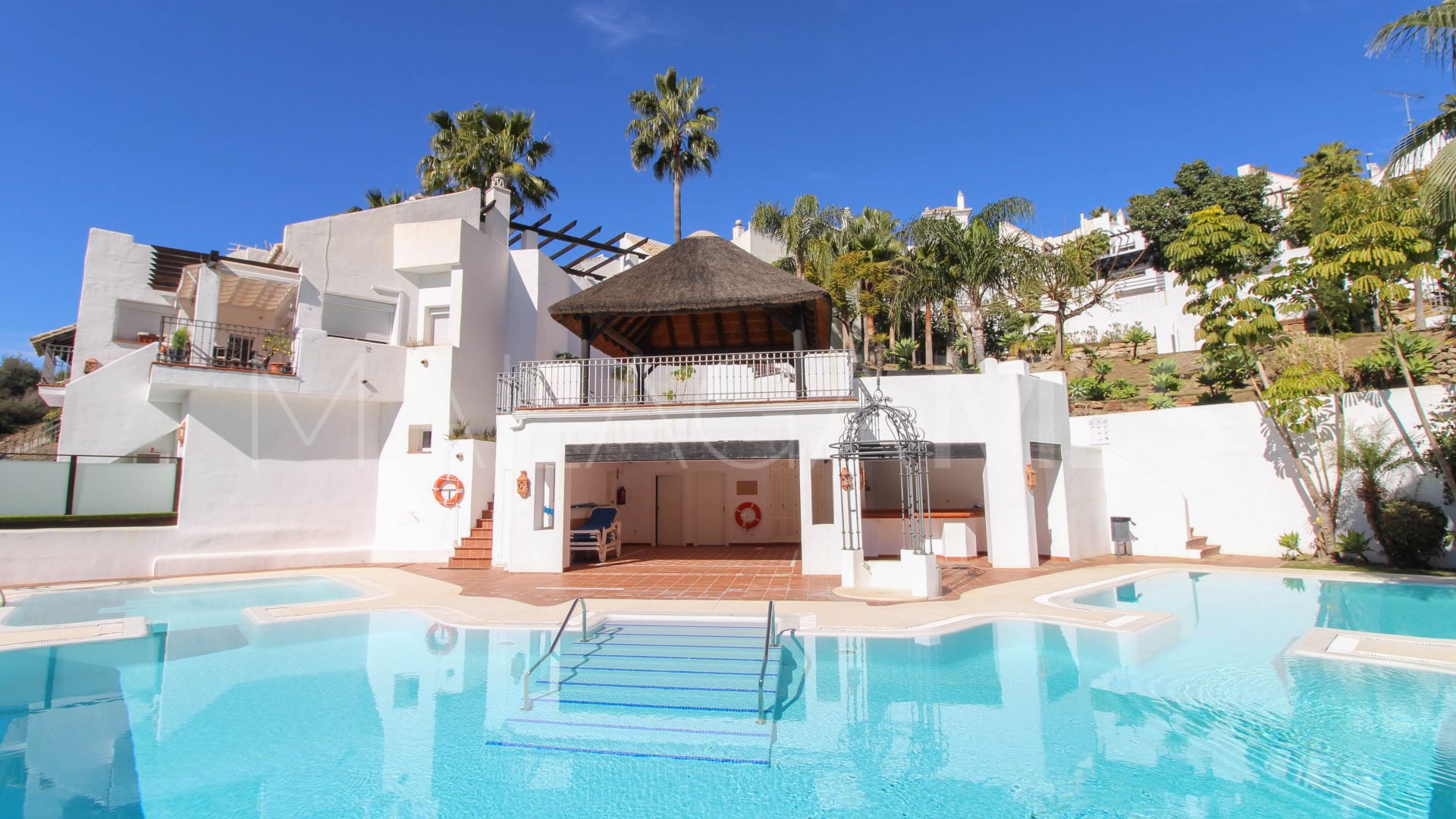 Parhus for sale in Istan