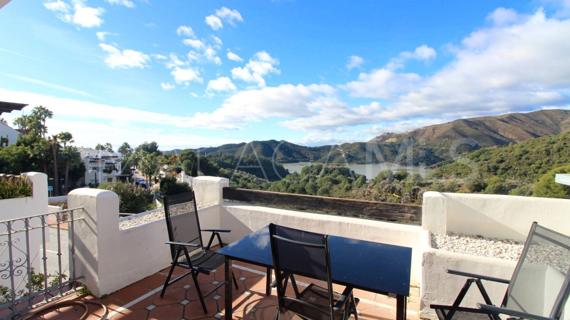 Semi detached house for sale in Istan