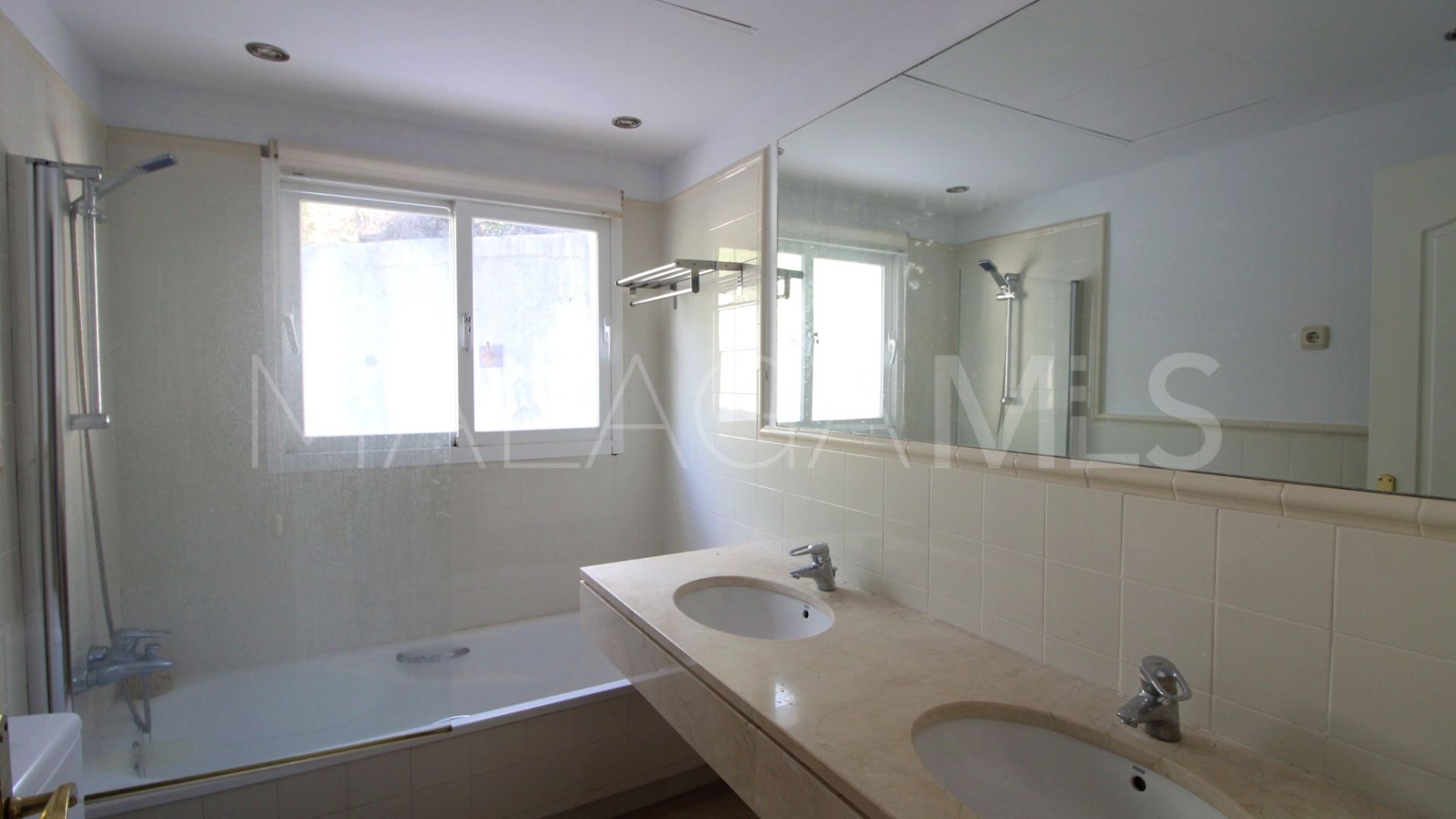 Semi detached house for sale in Istan