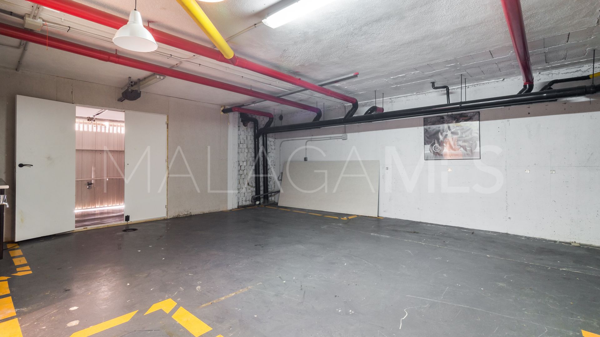 Parhus for sale in Istan