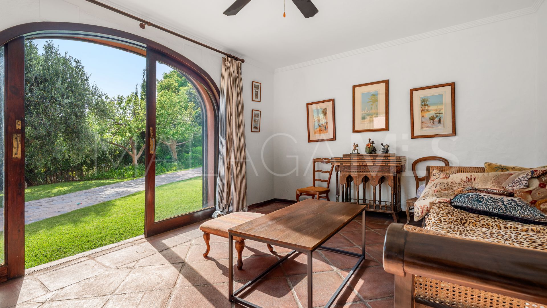 Villa for sale in Nueva Andalucia