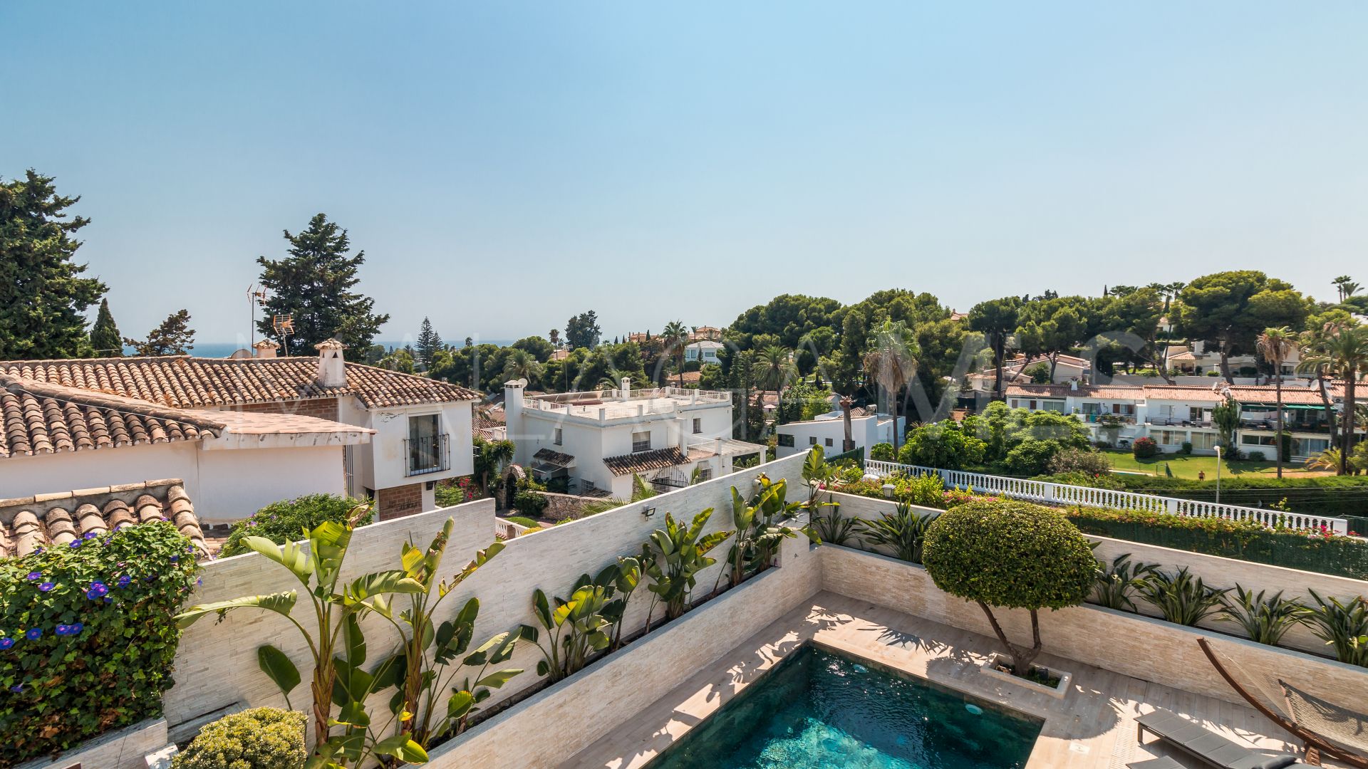 Villa for sale in Nueva Andalucia
