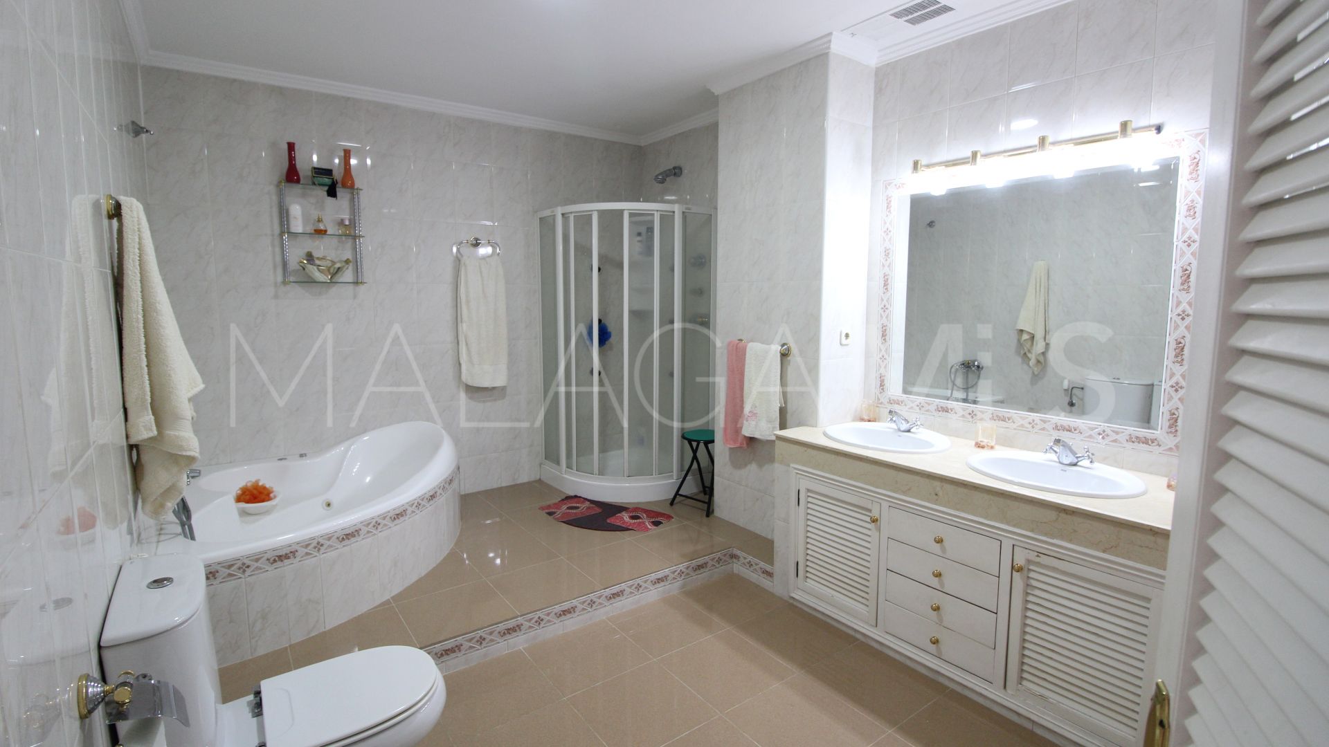 Haus for sale in Nueva Andalucia