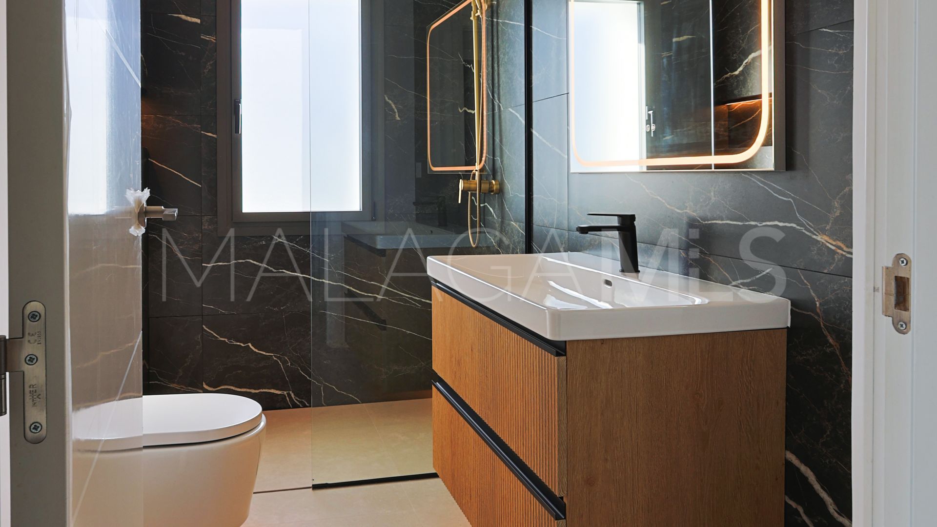 Lägenhet for sale in Nueva Andalucia