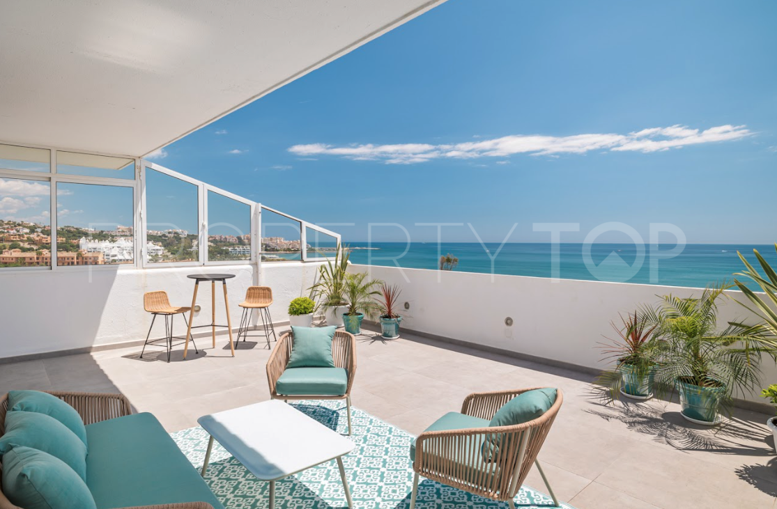 Penthouse with 3 bedrooms for sale in Estepona