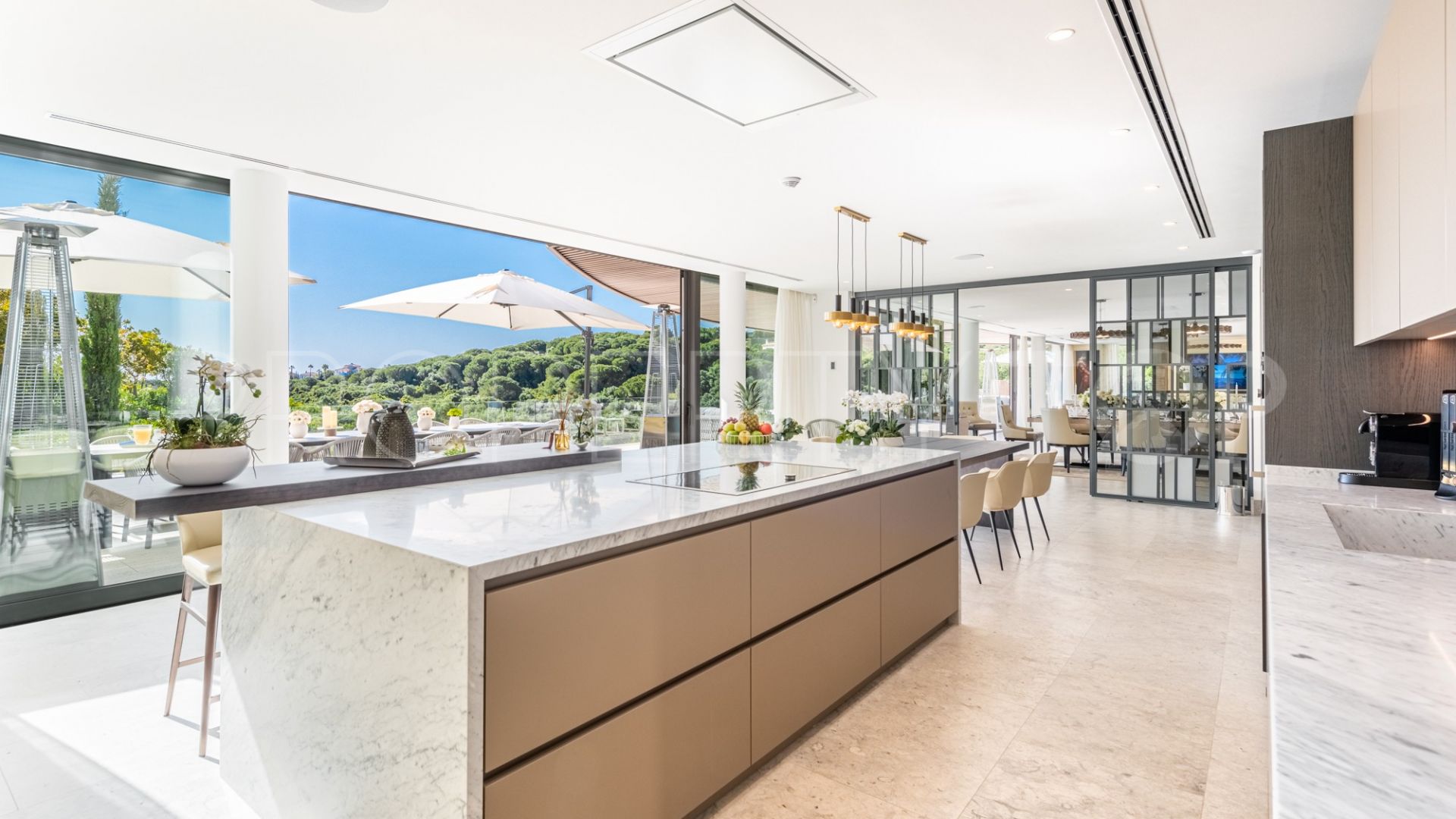 For sale villa in La Reserva with 5 bedrooms
