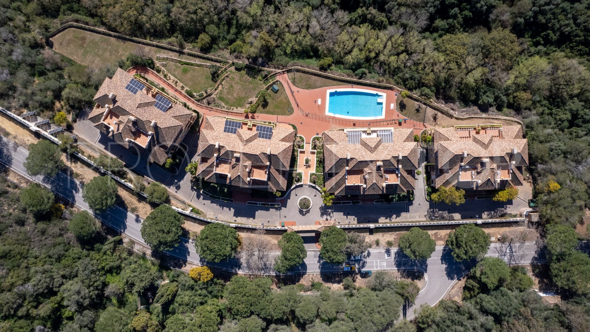 For sale penthouse in Sotogrande Alto Central with 5 bedrooms