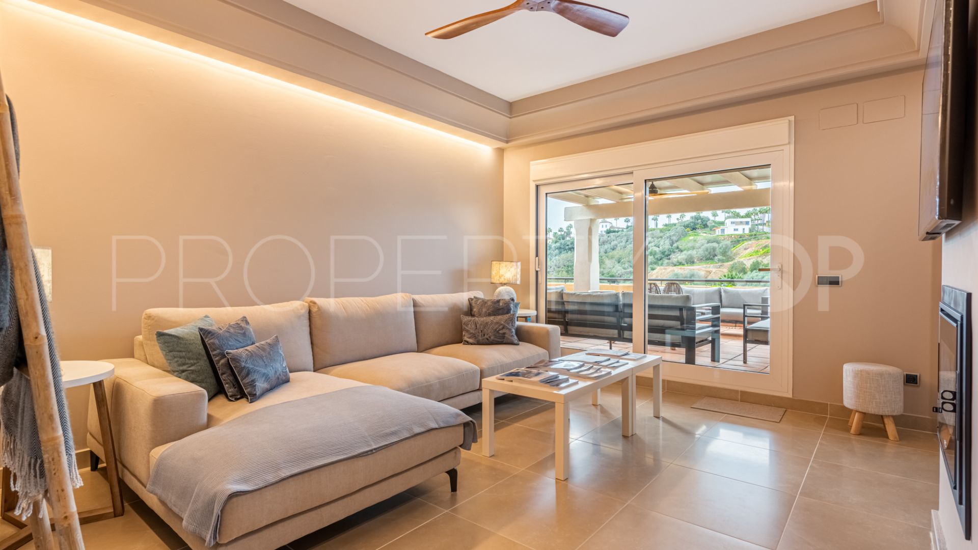 For sale penthouse in Sotogrande Alto Central with 5 bedrooms