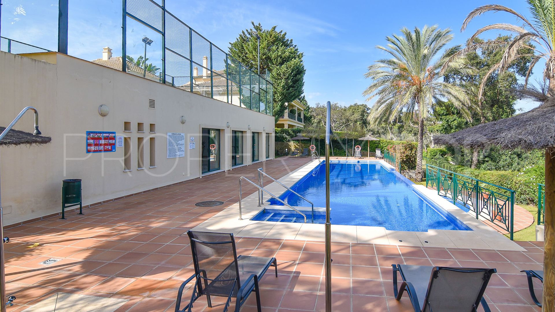 Ground floor apartment with 3 bedrooms for sale in San Roque Golf