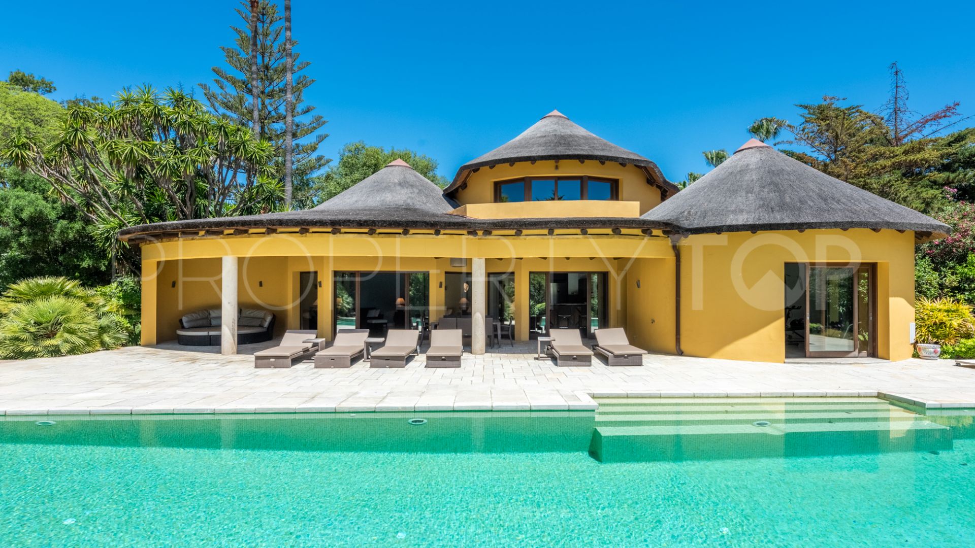 11 bedrooms villa in Kings & Queens for sale