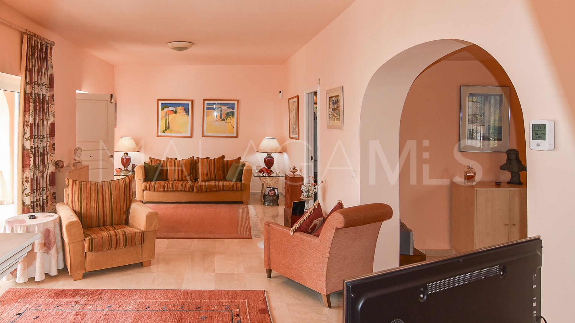 Hus i byn for sale in Bahia de las Rocas