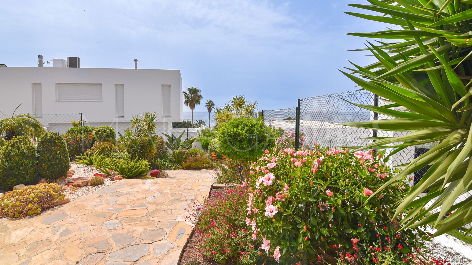 Hus i byn for sale in Bahia de las Rocas