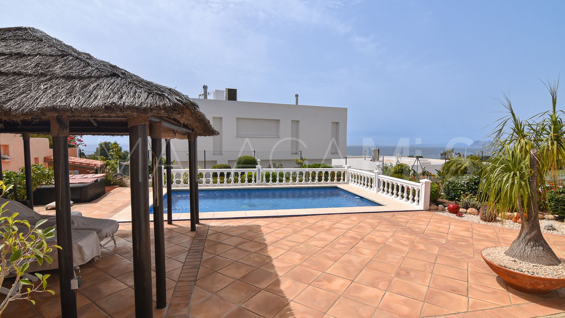 Hus i byn for sale in Bahia de las Rocas