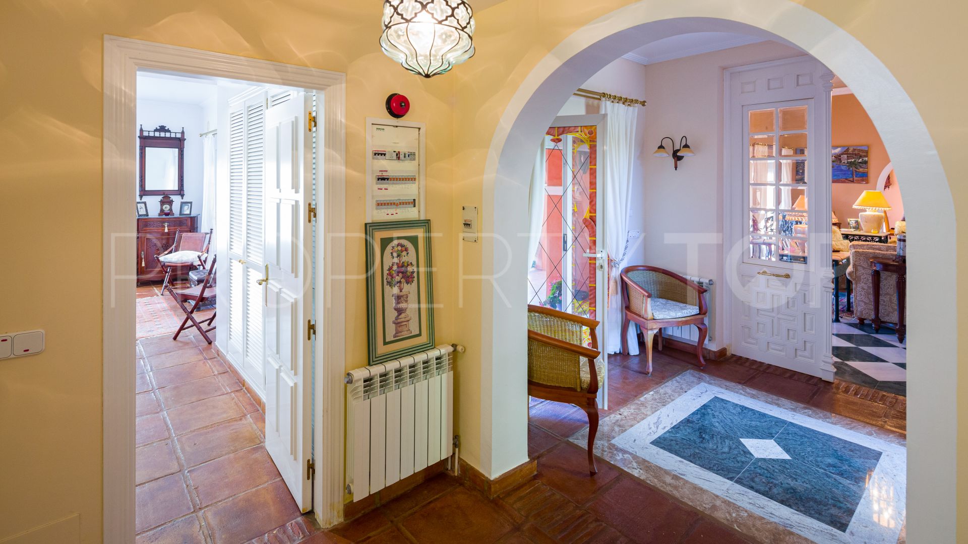Se vende villa en Bahia de Marbella de 5 dormitorios