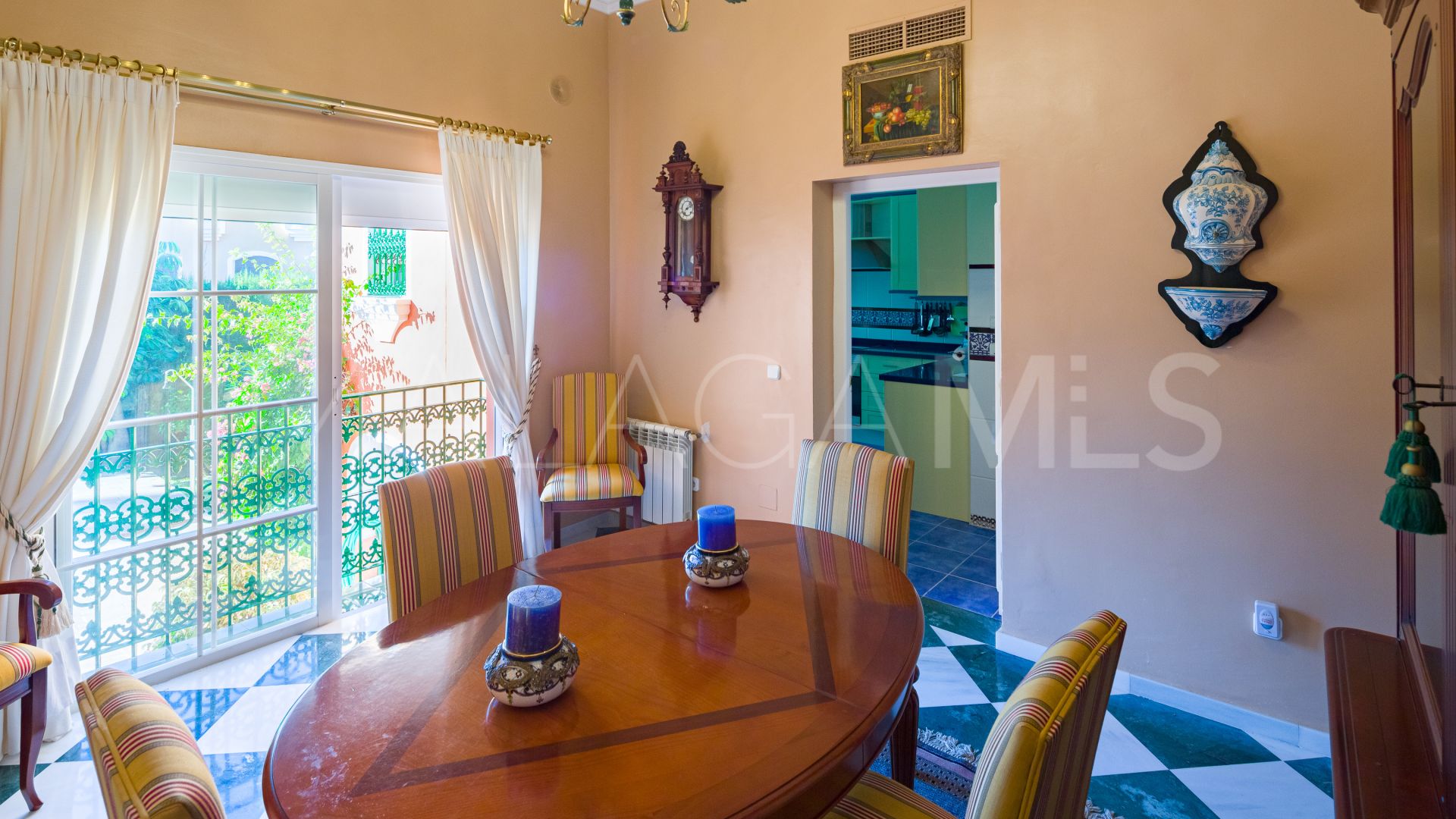 For sale villa in Bahia de Marbella with 5 bedrooms