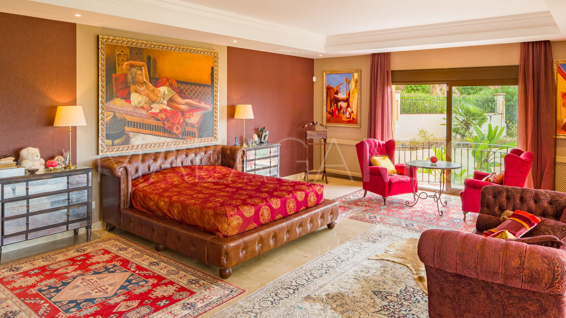 Buy Vega del Colorado villa with 5 bedrooms