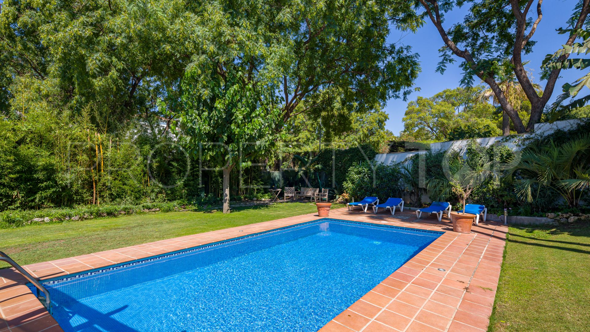 5 bedrooms house for sale in Nueva Andalucia