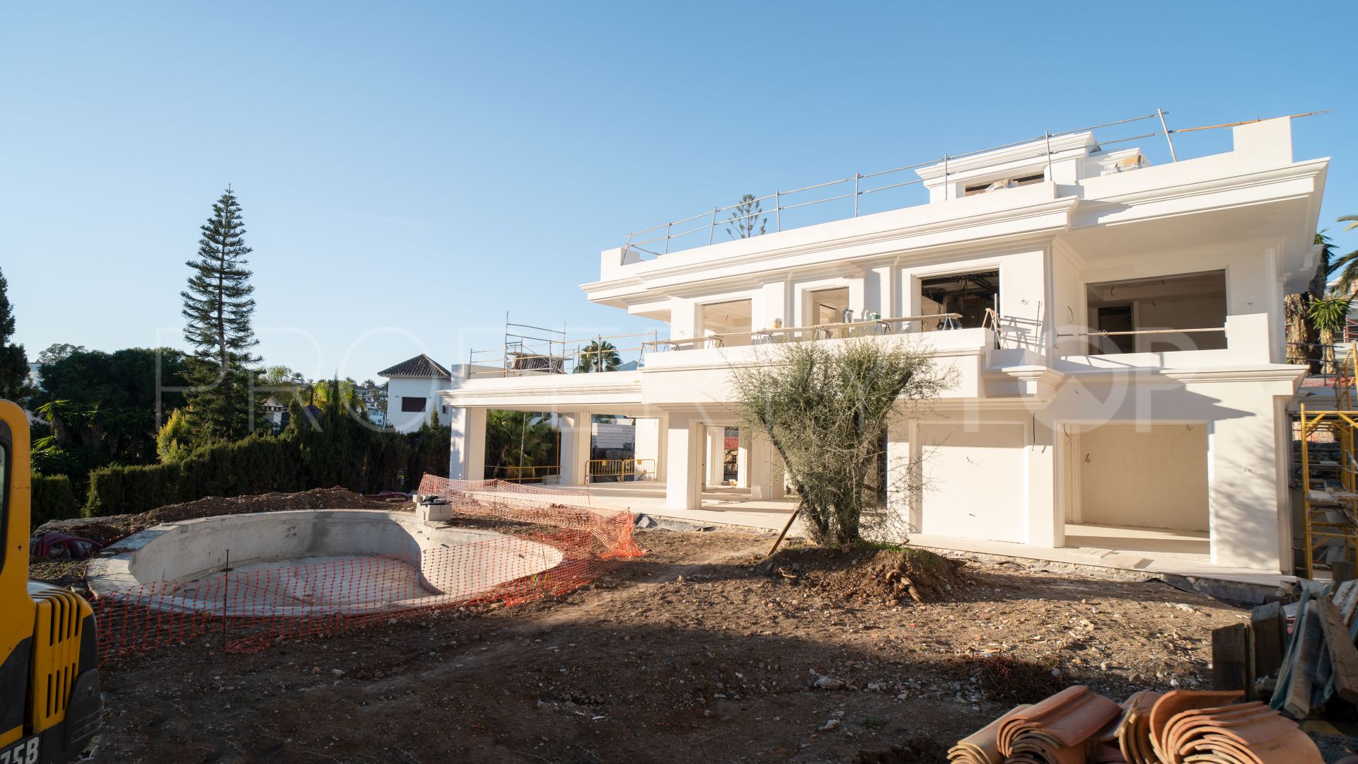 Buy Las Lomas del Marbella Club 5 bedrooms villa
