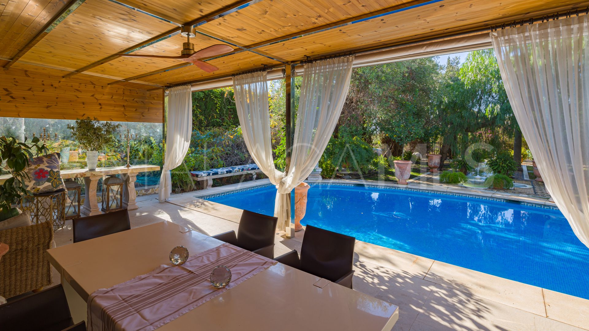 Villa for sale in Las Lomas del Marbella Club