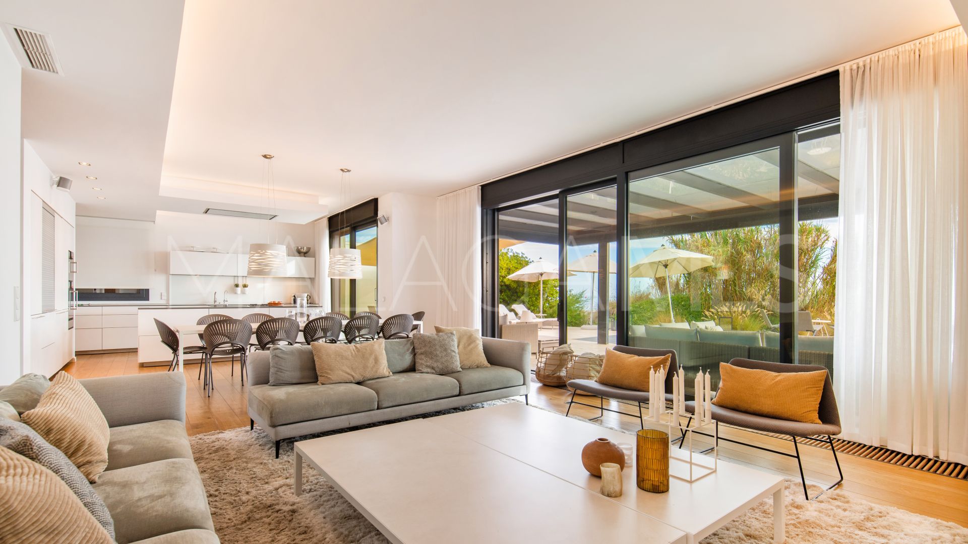 Marbella Este, villa de 6 bedrooms for sale