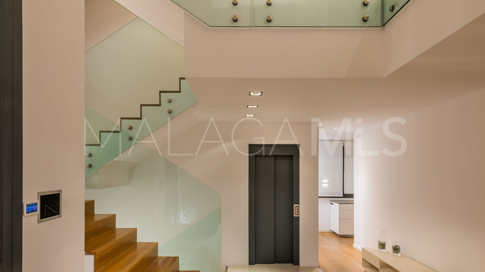 Marbella Este, villa de 6 bedrooms for sale