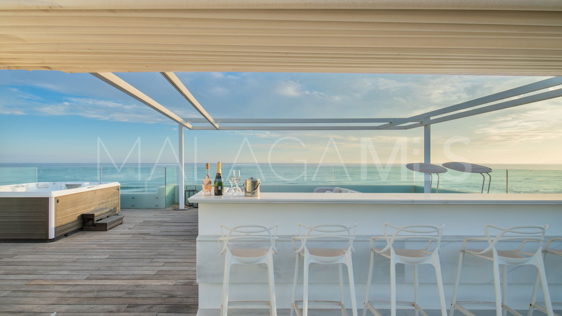 Marbella Este, villa de 6 bedrooms for sale