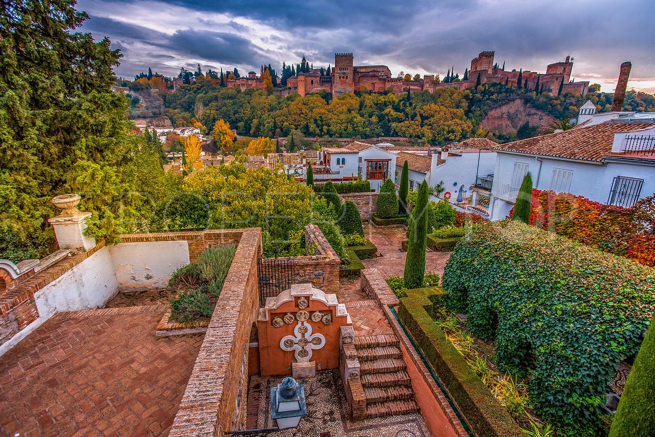 Buy 4 bedrooms unique building in Granada