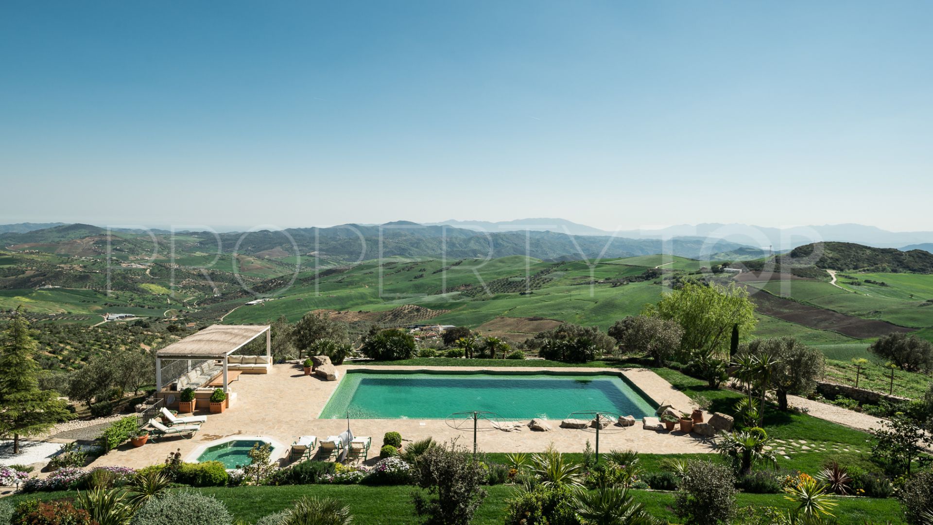 Finca with 5 bedrooms for sale in Malaga